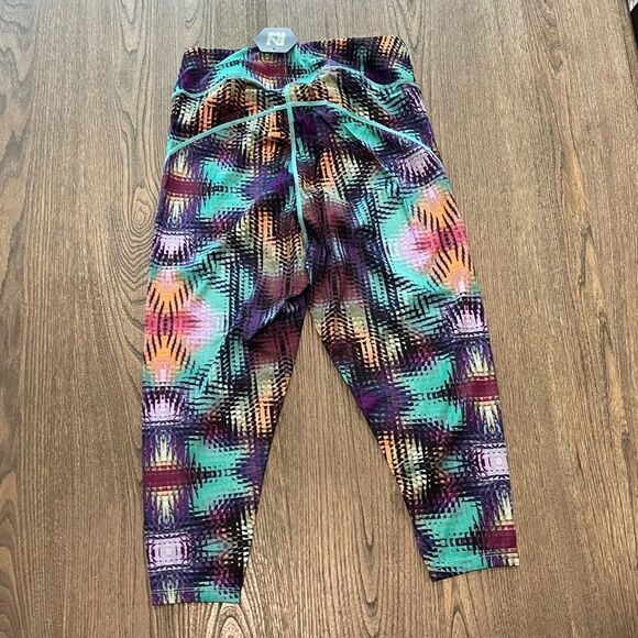 NWT New Look Sport Colorful Geometric Print Athletic Workout Capri Pants Size 2X - Picture 4 of 4